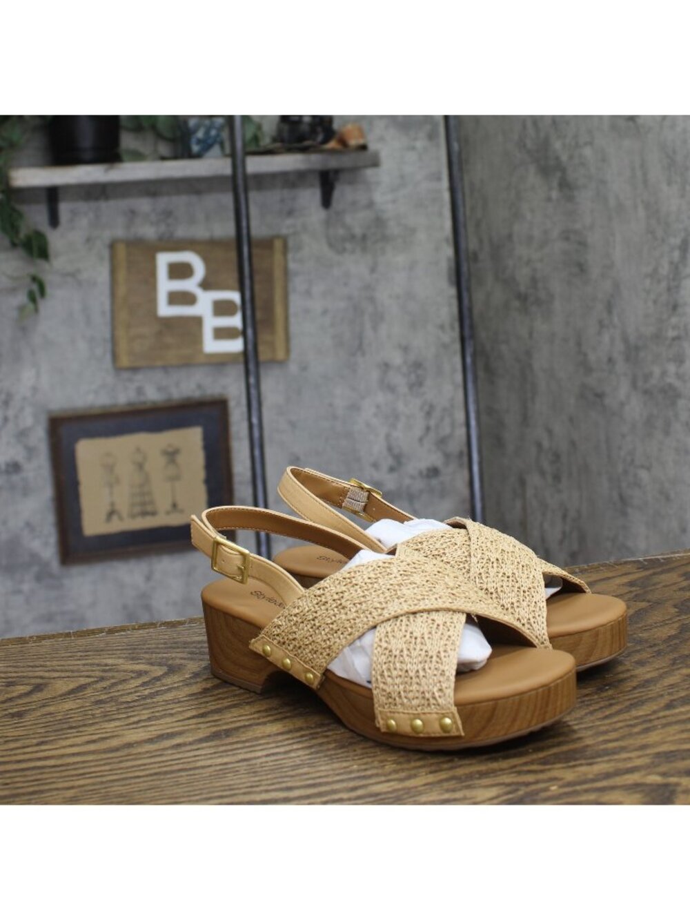NWT Style & Co. Wood Criss Cross Heeled Sandals Creme Off White / Tan Brown 5M
